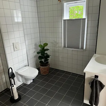 Walo Tromsdalen - Close To Cable Car And Arctic Cathedral, 10 Min By Bus To Centre, Free Parking Apartment Tromso
